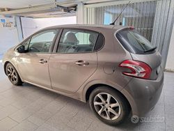 Grigio Usata 2012 Peugeot 208 Active Due volumi | 6400 € (Buon prezzo)