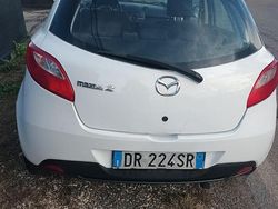 Bianco Usata 2009 Mazda 2 Tre volumi | 1999 € (Buon prezzo)