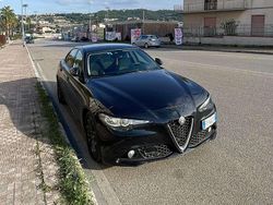Nero Usata 2016 Alfa Romeo Giulia Tre volumi | 12.000 € (Ottimo prezzo)