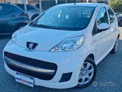 Bianco Usata 2011 Peugeot 107 Access Due volumi | 4500 € (Buon prezzo)