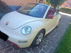 Beige Usata 2004 VW Beetle Cabrio | 4900 € (Ottimo prezzo)