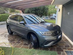 Grigio Usata 2022 VW Tiguan Allspace Life SUV | 30.500 € (Buon prezzo)