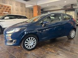 Blu Usata 2015 Ford Fiesta Tre volumi | 6900 € (Buon prezzo)