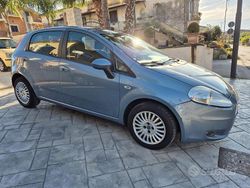 Blu Usata 2010 Fiat Grande Punto Due volumi | 3299 € (Buon prezzo)