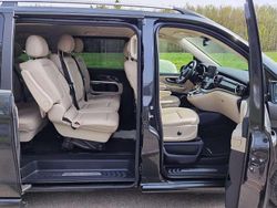 Blu/azzurro Usata 2019 Mercedes V300 AMG Monovolume | 43.888 € (Super prezzo)