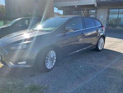 Grigio Usata 2016 Ford Focus Tre volumi | 4500 € (Ottimo prezzo)