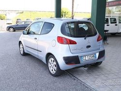 Grigio Usata 2006 Mitsubishi Colt Invite+ Tre volumi | 2750 €