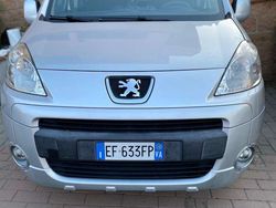 Argento Usata 2010 Peugeot Partner Outdoor Monovolume | 5600 € (Ottimo prezzo)