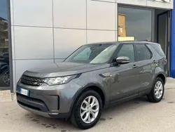 Grigio Usata 2018 Land Rover Discovery 5 SE SUV | 27.400 € (Buon prezzo)