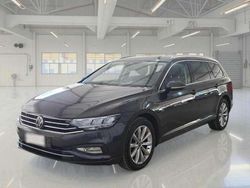 Grigio Usata 2022 VW Passat Business Station wagon | 13.400 € (Super prezzo)