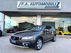 Marrone Usata 2016 Volvo XC70 Summum SUV | 13.800 € (Cara)