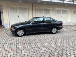 Nero Usata 1992 BMW 316 Tre volumi | 4800 €
