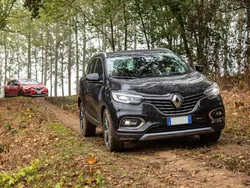 Vari colori Usata 2022 Renault Kadjar Intens SUV | 18.490 € (Buon prezzo)