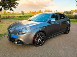 Grigio Usata 2012 Alfa Romeo Giulietta Exclusive Due volumi | 9000 € (Cara)