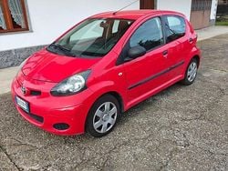 Rosso Usata 2010 Toyota Aygo Due volumi | 2600 € (Super prezzo)