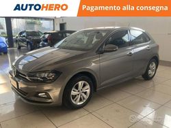 Grigio Usata 2018 VW Polo Comfortline Tre volumi | 11.899 € (Buon prezzo)