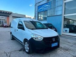 Bianco Usata 2015 Dacia Dokker Monovolume | 3999 €