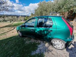 Usata 2001 Fiat Punto Tre volumi | 1500 €