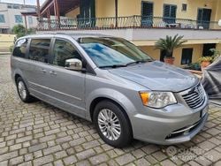 Grigio Usata 2014 Lancia Voyager Platinum Monovolume | 12.500 € (Molto cara)