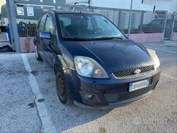 Blu Usata 2006 Ford Fiesta Tre volumi | 1200 € (Buon prezzo)
