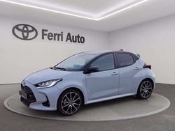 Dynamic grey & black Usata 2024 Toyota Yaris Hybrid Sport Tre volumi | 25.900 € (Buon prezzo)