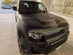Nero Usata 2024 Land Rover Defender SE SUV | 80.000 € (Molto cara)