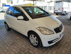 Bianco Usata 2011 Mercedes A160 Due volumi | 2890 € (Buon prezzo)