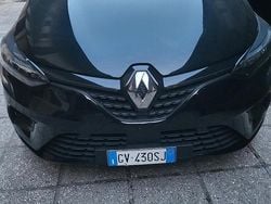 Nero Usata 2024 Renault Clio V Tre volumi | 15.000 € (Buon prezzo)