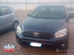 Blu Usata 2006 Toyota RAV4 Luxury Station wagon | 6500 € (Cara)