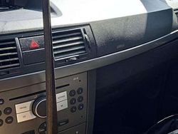 Argento Usata 2009 Opel Meriva Monovolume | 2500 € (Molto cara)