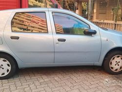 Blu Usata 2004 Fiat Punto Tre volumi | 1500 €