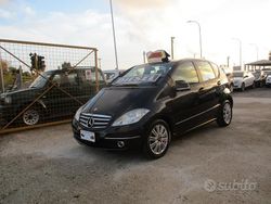 Nero Usata 2010 Mercedes A180 Tre volumi | 4900 € (Molto cara)