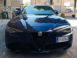 Blu/azzurro Usata 2016 Alfa Romeo Giulia Quadrifoglio Tre volumi | 23.900 € (Buon prezzo)