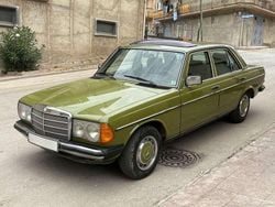 Verde Usata 1980 Mercedes 240 Tre volumi | 9900 €