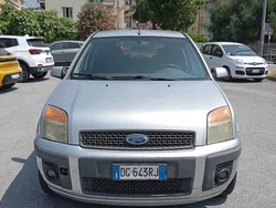 Usata 2007 Ford Fusion Tre volumi | 1300 € (Super prezzo)