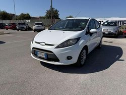 Bianco Usata 2009 Ford Fiesta Due volumi | 3900 € (Buon prezzo)