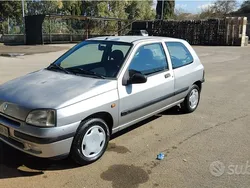 Usata 1997 Renault Clio Due volumi | 1200 €