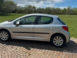 Usata 2007 Peugeot 207 Due volumi | 2599 € (Buon prezzo)