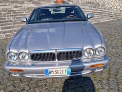 Grigio Usata 2001 Jaguar XJ8 Tre volumi | 10.000 € (Super prezzo)