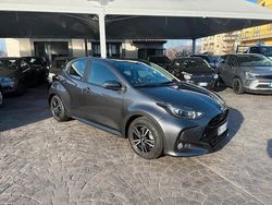 Grigio Usata 2022 Toyota Yaris Hybrid Trend Tre volumi | 16.500 € (Ottimo prezzo)