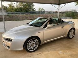 Argento Usata 2007 Alfa Romeo Spider Cabrio | 25.900 € (Ottimo prezzo)