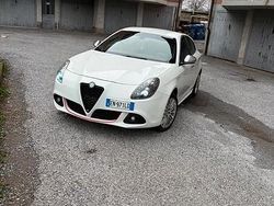 Bianco Usata 2012 Alfa Romeo Giulietta Due volumi | 5800 € (Buon prezzo)
