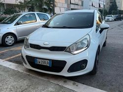 Usata 2014 Kia Rio Tre volumi | 4000 €