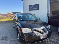 Nero Usata 2009 Chrysler Voyager Limited Monovolume | 6990 € (Buon prezzo)