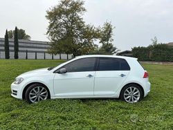 Bianco Usata 2014 VW Golf VII Highline Tre volumi | 9900 € (Buon prezzo)