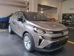 Grigio cassiopea tetto nero Nuova 2025 Renault Captur Evolution SUV | 23.200 € (Molto cara)