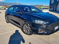 Nero Usata 2019 Ford Focus ST-Line Tre volumi | 12.900 € (Buon prezzo)