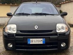 Nero Usata 2001 Renault Clio II Tre volumi | 8500 € (Ottimo prezzo)