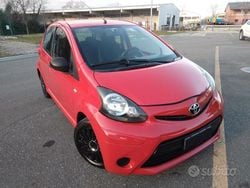 Rosso Usata 2013 Toyota Aygo Connect Style Due volumi | 3990 € (Buon prezzo)