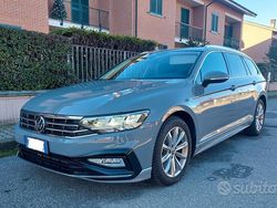 Grigio Usata 2023 VW Passat R-line Station wagon | 27.500 €
